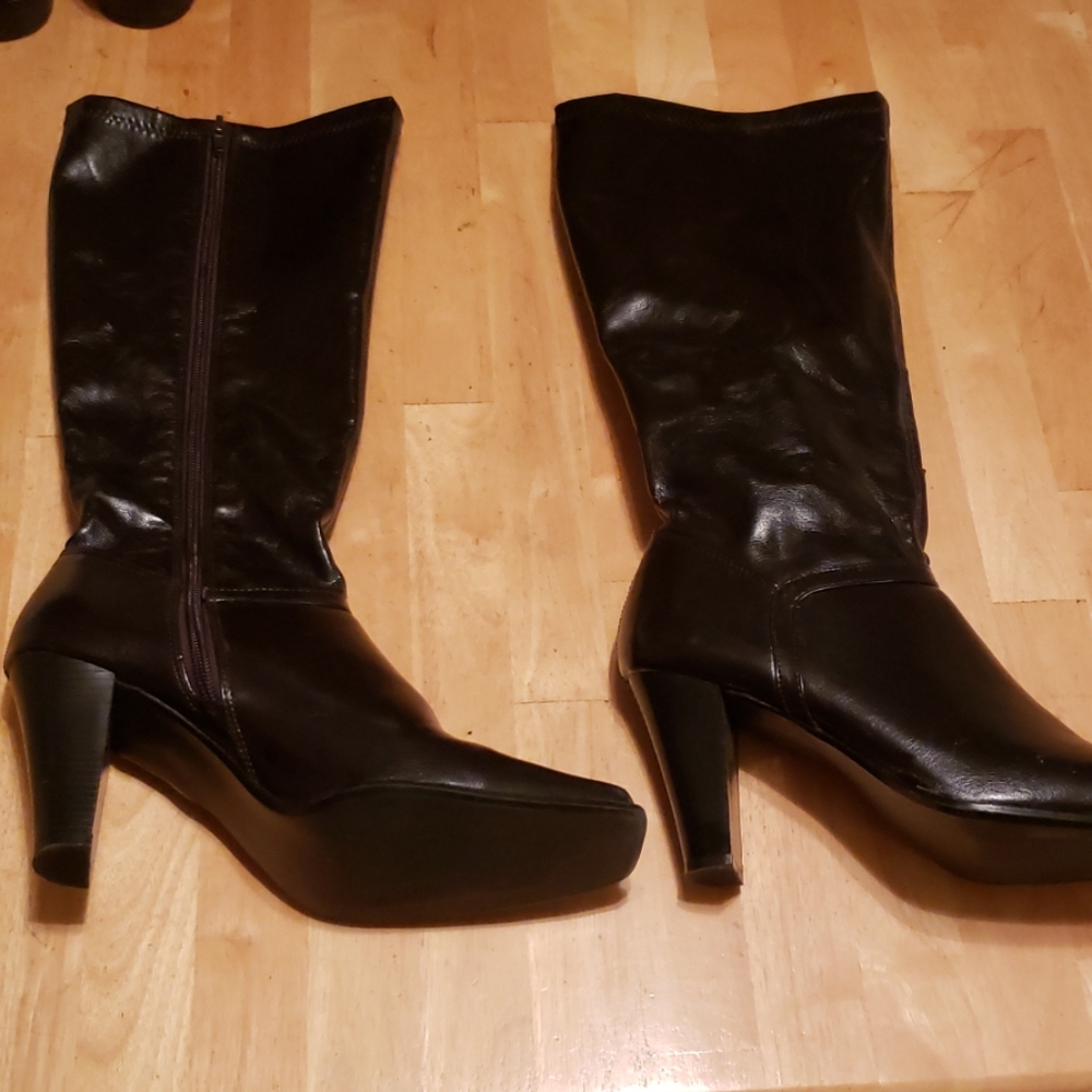 Shoes - Picture 2 of 3